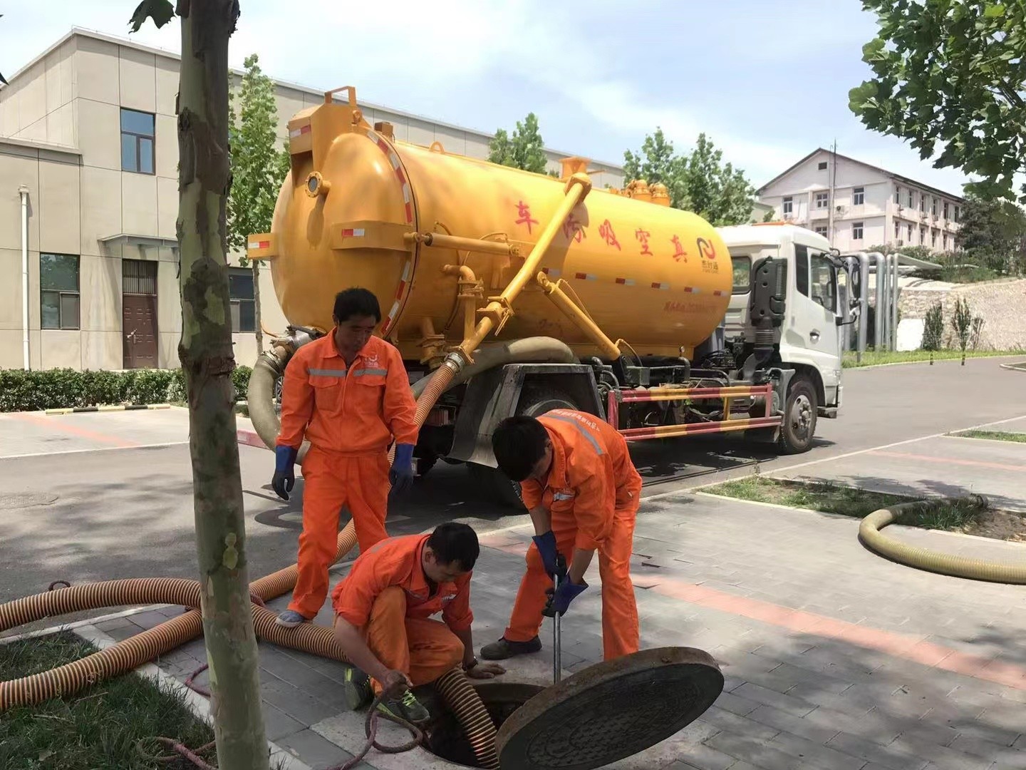 望都化粪池清理与5-8吨吸粪车施工效率分析